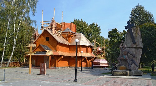 Львів:  освячено купольні хрести Афганського храму